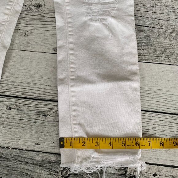 Levi’s 724 High Rise Straight Crop Distressed White Denim Raw Hem Jeans - Picture 15 of 16